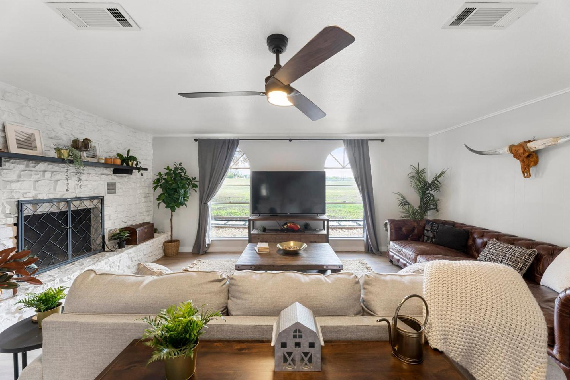 圣马科斯Farm Retreat With Jacuzzi, Fire Pit, Mini Goats, Mini Ponies And Mini Cows别墅 客房 照片
